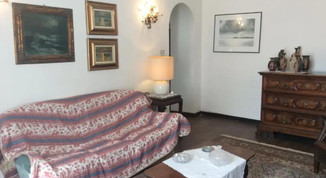 Villa Ruscone, Varaa Villa Lasnigo Como