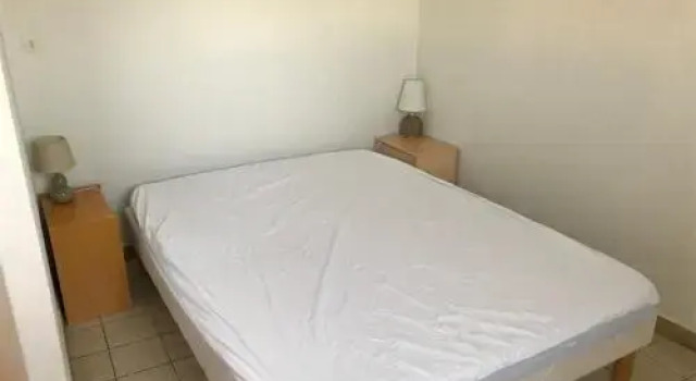Apartment Cezelly 1, Book Lejlighed Hoteller i Corbières med parkering, Parkering
