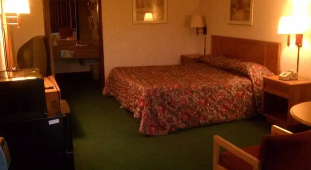 121 Motel Battleboro, Забронировать Мотель Бэтлборо 