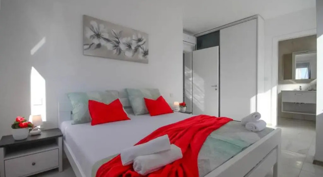 Villa Essenza Vita in Vodice near Beach with private pool & pet friendly, Забронировать Вилла Коттеджи Водице, рядом с Пляж Фрателли, Коттедж