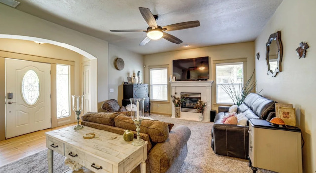 Suburban Treasure Valley Home w/ Fenced Backyard, Book Feriehus Sommerhuse i Idaho, Hytte