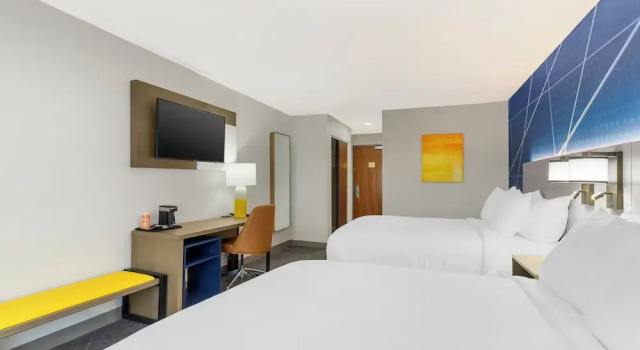 Четырёхместный номер Standard Comfort Inn & Suites