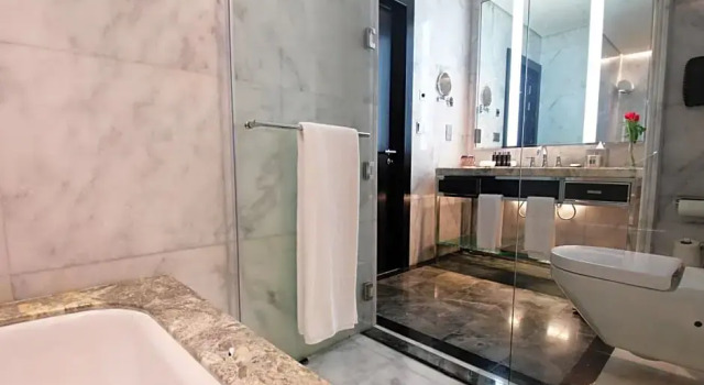 Двухместный люкс c 1 комнатой The Hotel Galleria Jeddah, Curio Collection by Hilton