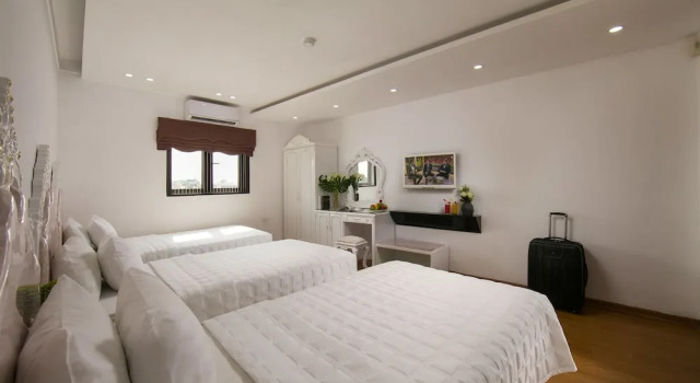 Трёхместный номер Oriental с видом на город или озеро Hanoi Kingly Hotel