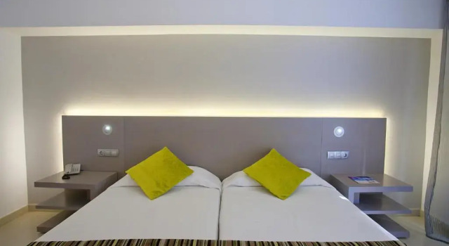 Economy Zimmer FERGUS Bermudas
