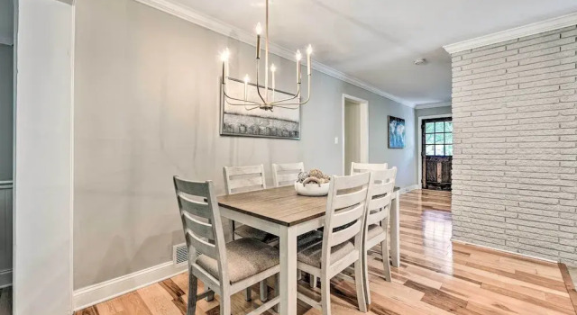 Pet-friendly Charlotte Home w/ Fenced Yard!, 预订 度假屋 夏洛特 北卡罗莱纳州