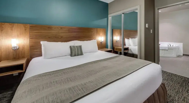 Люкс Heritage Inn Hotel & Convention Centre - Pincher Creek