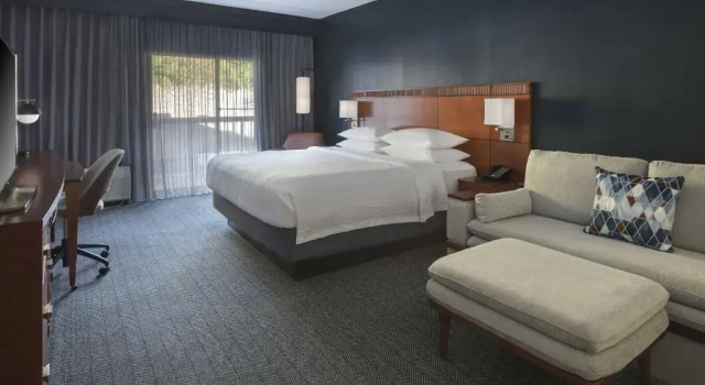Двухместный номер Standard с видом на внутренний двор Courtyard by Marriott Norwalk