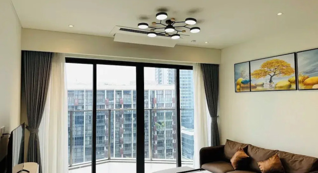 Клубный люкс Presidential с 2 комнатами с балконом и с видом на реку Bluesky Opera Luxury Ho Chi Minh City