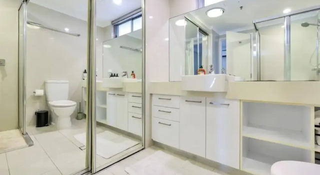 Stylish 1-bed Darwin City Stay With Balcony Views, Забронировать Апартаменты/квартира Апартаменты Дарвин, рядом с Аквариум Indo Pacific Marine, Апартаменты/квартира