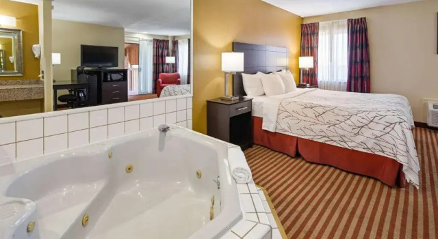 Люкс с балконом Best Western Jacksonville Inn