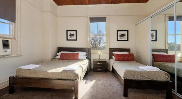 Commercial Travellers House