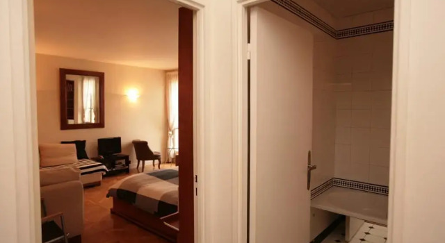 Studio With View OF Notre Dame (139), Book Apartment Paris Ile de France