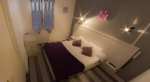 Двухместный номер Standard Logis Hôtel Le pont dArcole