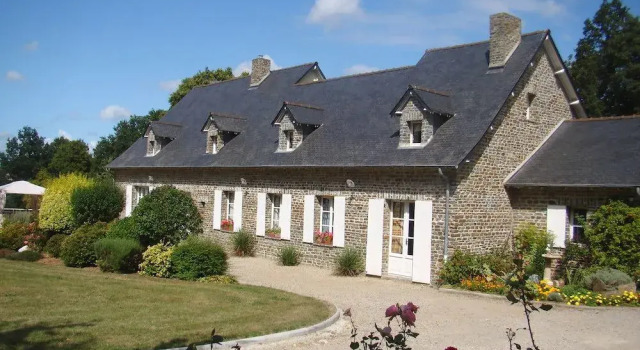 Chambres d'hôtes La Bruyère, Rezerwuj Hotel May-sur-Orne Normandy