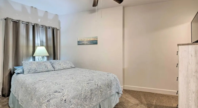 Sunny Beachfront Biloxi Condo w/ Resort Amenities!, Забронировать Курортный отель Отели Миссисипи - побережья с парковкой, Парковка