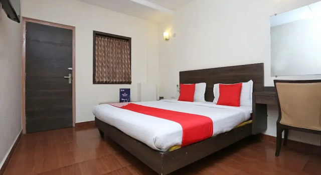 OYO 4940 Hotel Sea Rock