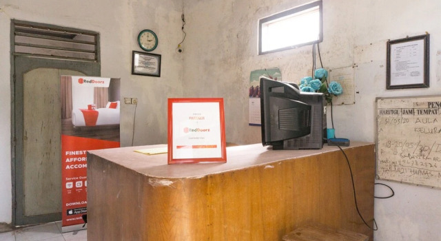 RedDoorz @ Taliwang Sumbawa Barat, Rezerwuj Hotel Taliwang 