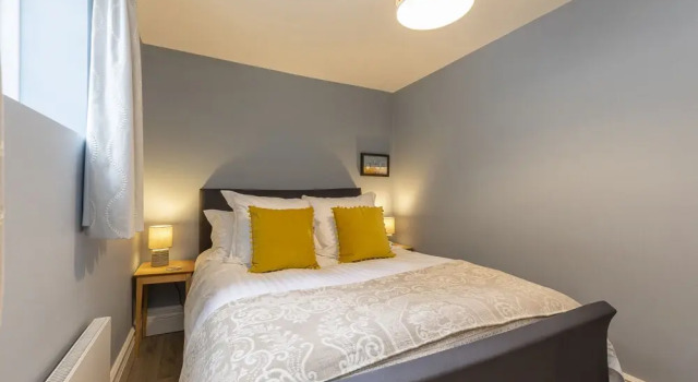 JOIVY Gorgeous 3-bed maisonette in Westbourne Green with patio