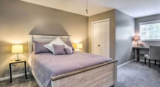 Коттедж Modern Home w/ Yard + Deck, 1 Mi to Clemson U!