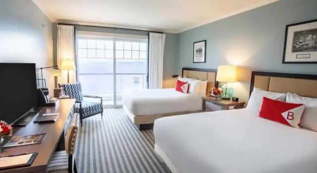 Четырёхместный номер Standard с балконом и oceanfront Beauport Hotel Gloucester