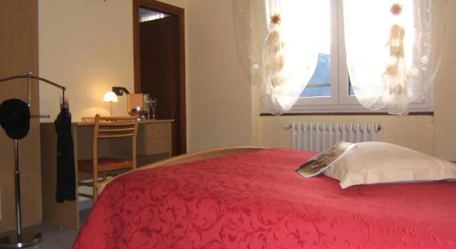 Hotel Ristorante Miravalle, Забронировать Отель Отели Тельо с парковкой, Парковка
