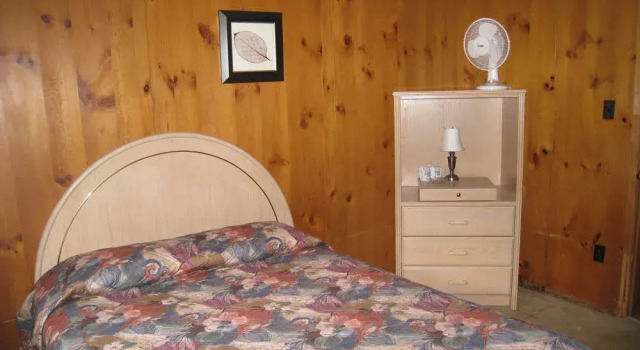 Sasquatch Inn, Buchen Sie Hotel  