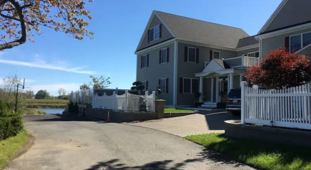 Rooms in Family House in Salem Boston, Забронировать Отель Отели Сейлем с бассейном, Бассейн