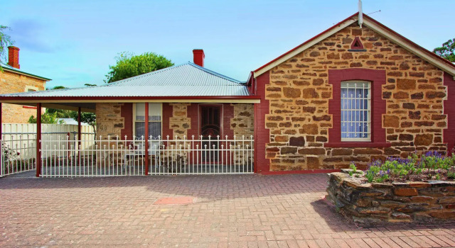 Queen's Cottage Bed and Breakfast Barossa Valley, Book Feriehus  