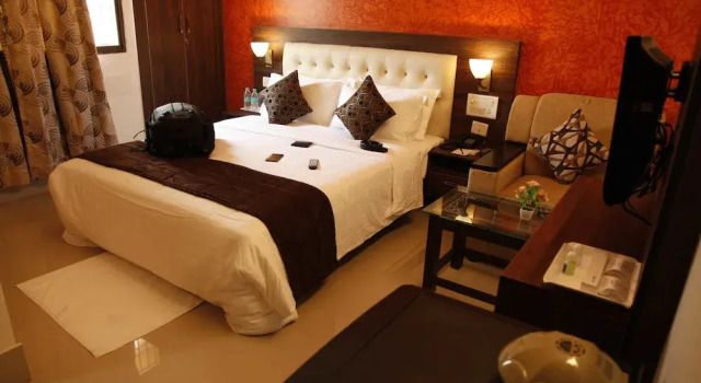 PAH Clarista Hotel, Забронировать Отель Отели штата Тамилнада 3 звезды, 3*