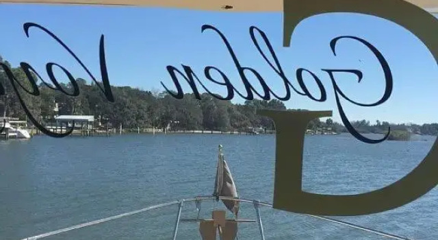 Dolphin Delight 47 Foot Houseboat on the Gulf, at Dock With Gulf View in Tarpon Springs, rental of entire houseboat, Reserva ahora Hotel Tarpon Springs Condado de Pinellas