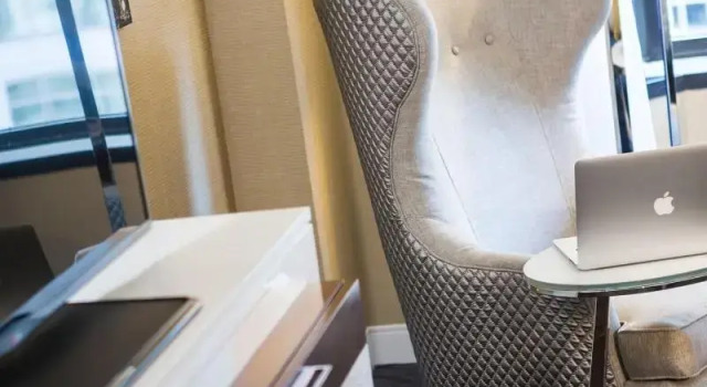 Четырёхместный номер Standard Renaissance Chicago Downtown Hotel