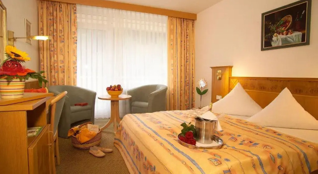 Двухместный номер Standard с балконом Hotel Hirsch mit Café Klösterle