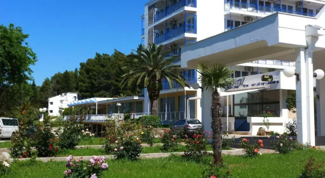 Hotel Albatros, Забронировать Отель Улцинь Ривьера Ульциня, рядом с Старый город Улцинь