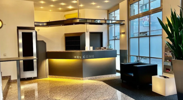 Alfa Hotel, Забронировать Отель Отели Карлсруэ с парковкой, рядом с Верховный суд, Парковка