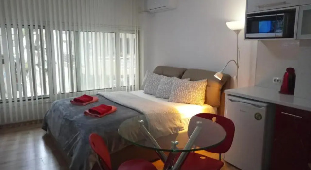 The New Studio Suite Near Akropolis, Забронировать Отель Неос-Космос Афины, рядом с Холм Филопаппос