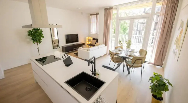 Brilliant 1 Bedroom Serviced Apartment 52m2 -NB304B-, Забронировать Апартаменты/квартира Дельфсхавен 