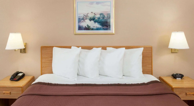 Двухместный номер Standard Days Inn by Wyndham Charleston