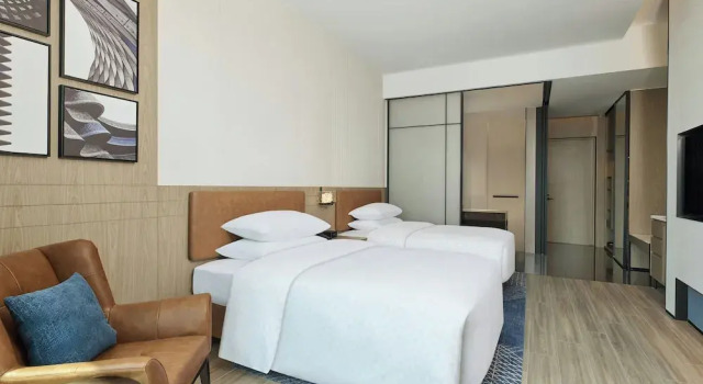 Четырёхместный номер Superior Four Points by Sheraton Shenzhen Bay