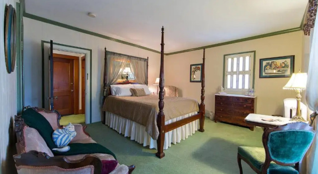 Студия Rosewood Inn