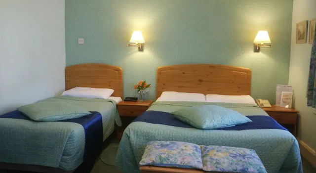 River Hotel
