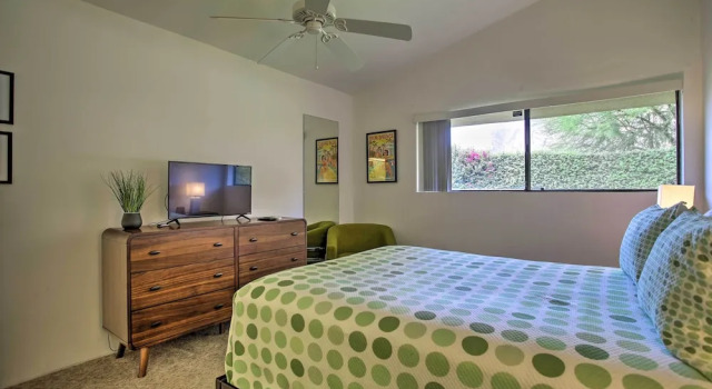 Palm Springs Retreat w/ Pool Access, Near Downtown, Забронировать Апартаменты/квартира Апартаменты Палм-Спрингса, рядом с Agua Caliente Casino, Апартаменты/квартира