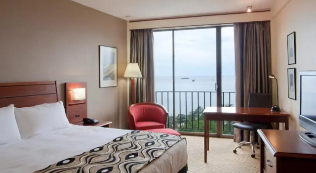 Номер Executive Crown Hotel