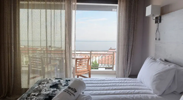 Апартаменты Royal с балконом Royalty Suites Loft