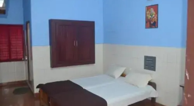 Parakkal Tourist Home