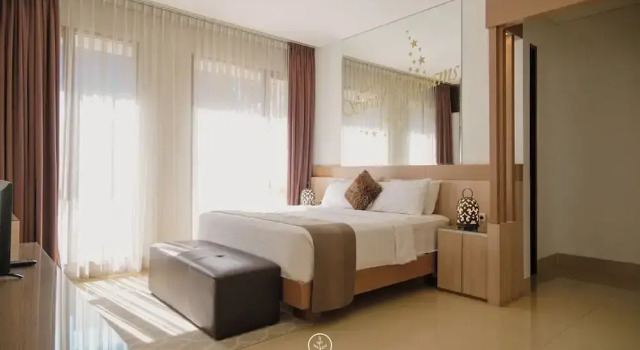 Narwastu hill 6BR villa with pool and movie room