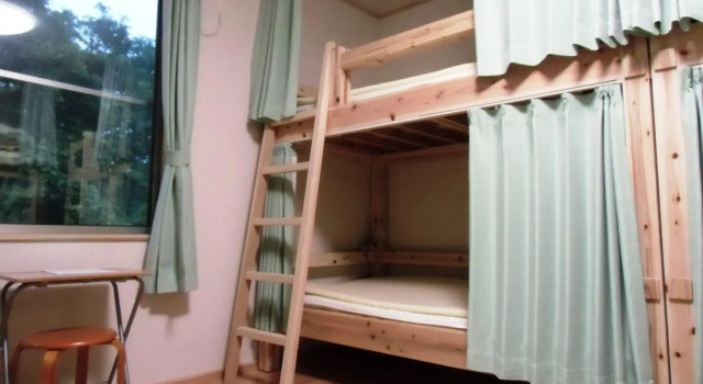 Кровать в общем номере (женский номер) Guest House Yakushima