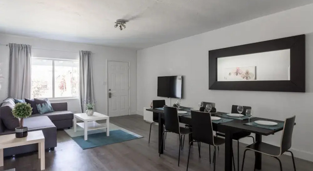 Cozy and Modern 2B-2B Home, Забронировать Отель Отели Голливуд-Бич с парковкой, рядом с Kindred Hospital - South Florida - Hollywood, Парковка