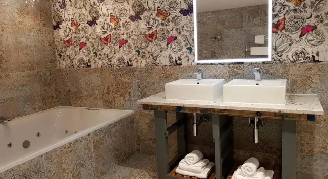 Люкс Deluxe Lymestone Boutique Accommodation
