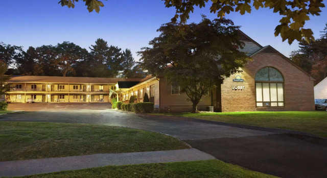 Четырёхместный номер Standard Quality Inn Great Barrington